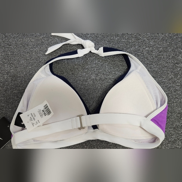 Nike swimsuit (Top only) size 36D - Picture 3 of 3